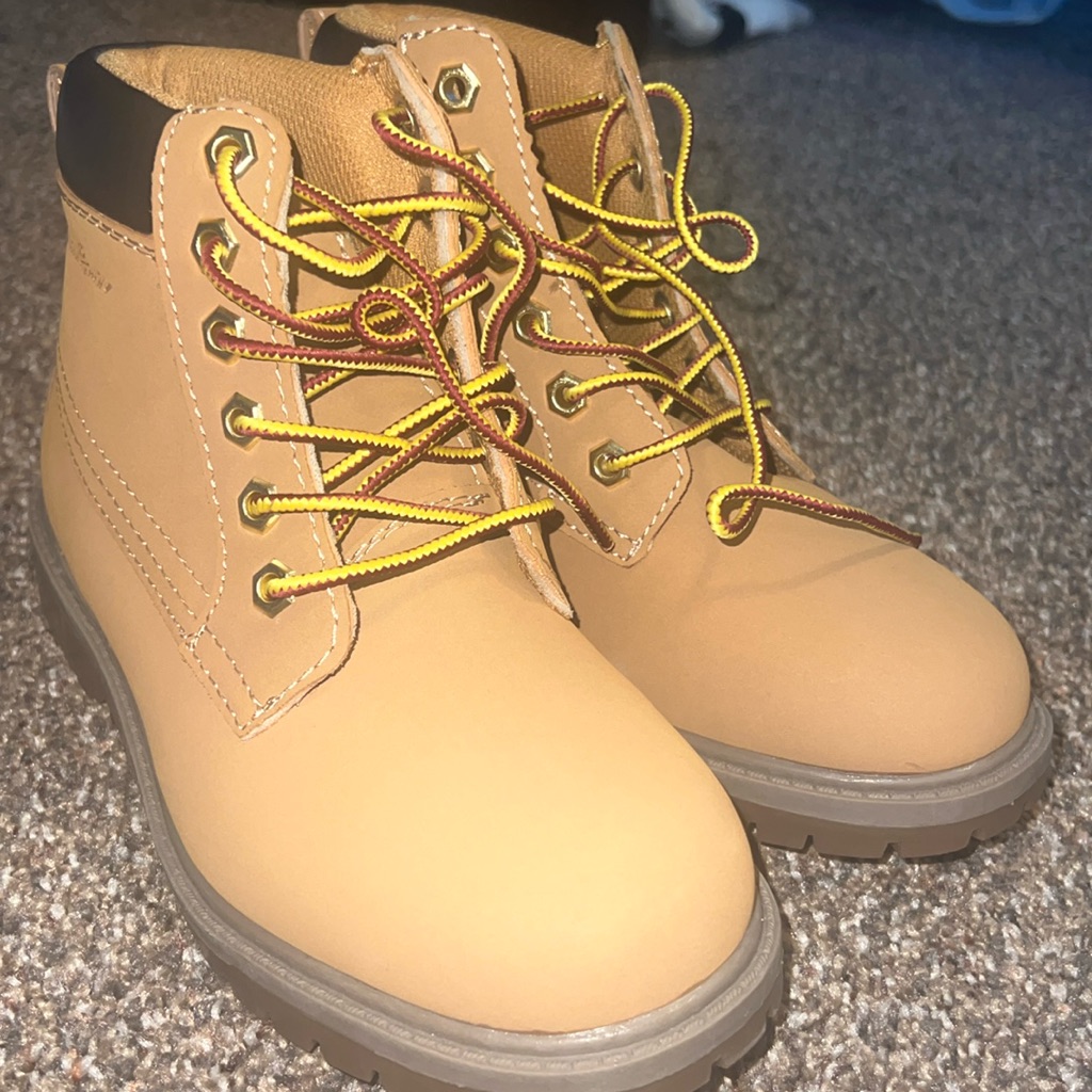 Brand New Eddie Bauer Boots